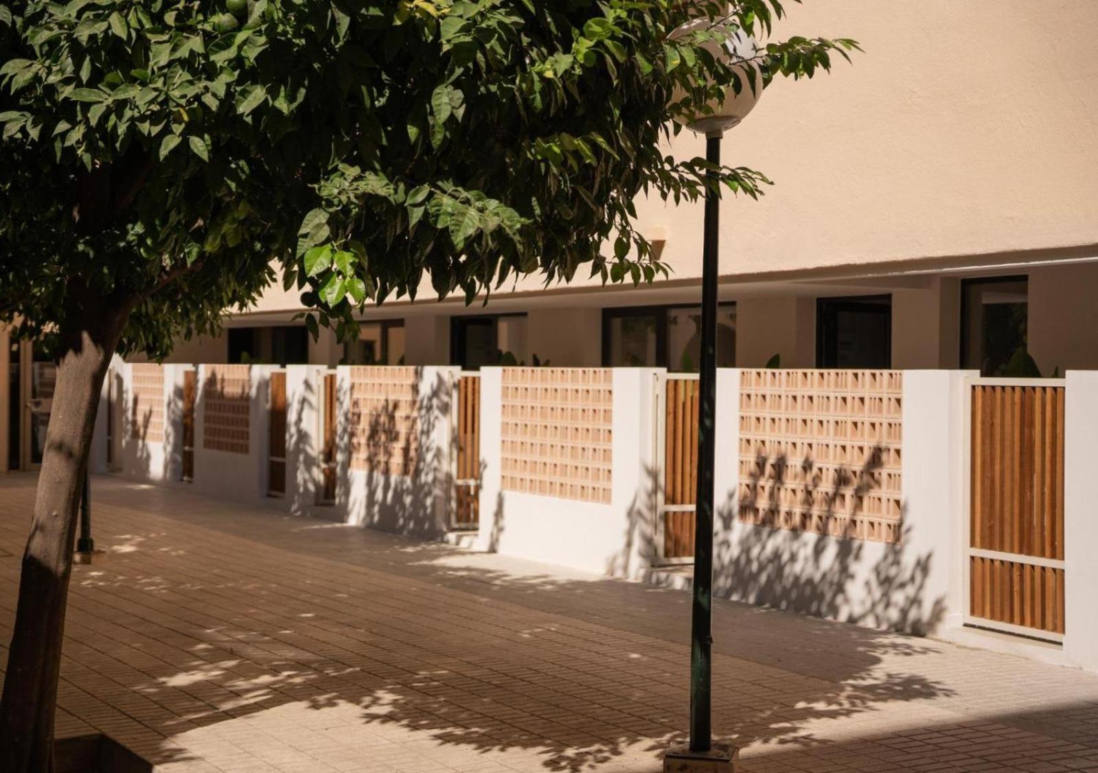 Calma Places - Patios De Alfonso XII, Seville